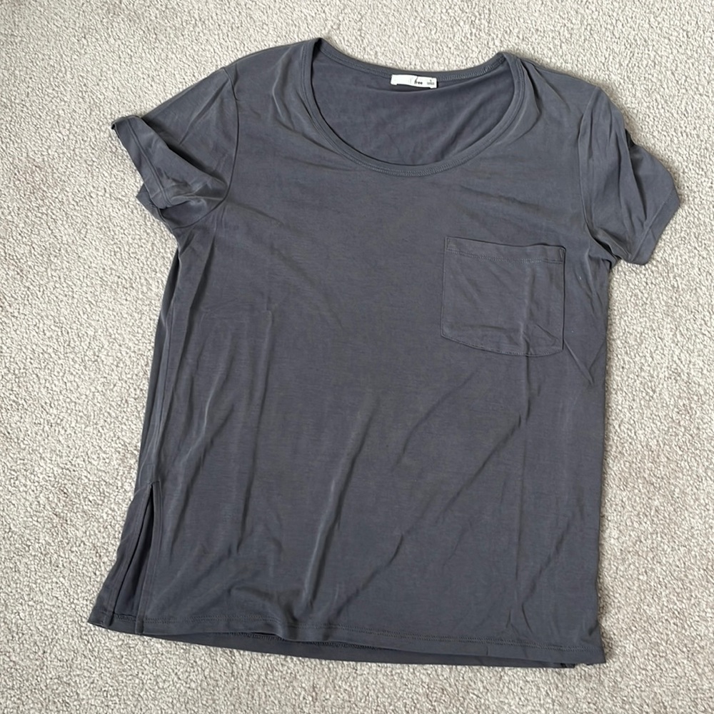 Wilfred Free Scoop Neck T shirt with pocket